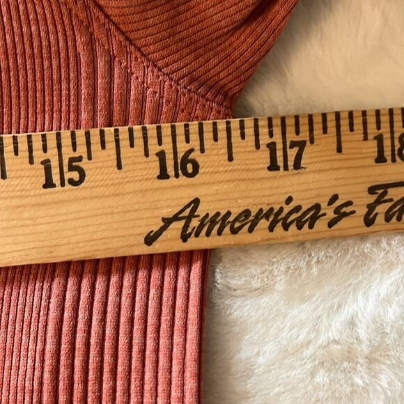 Lululemon Yin Vibes Ribbed Long Sleeve Turtleneck Top in Copper Clay Size 10 - Picture 7 of 12